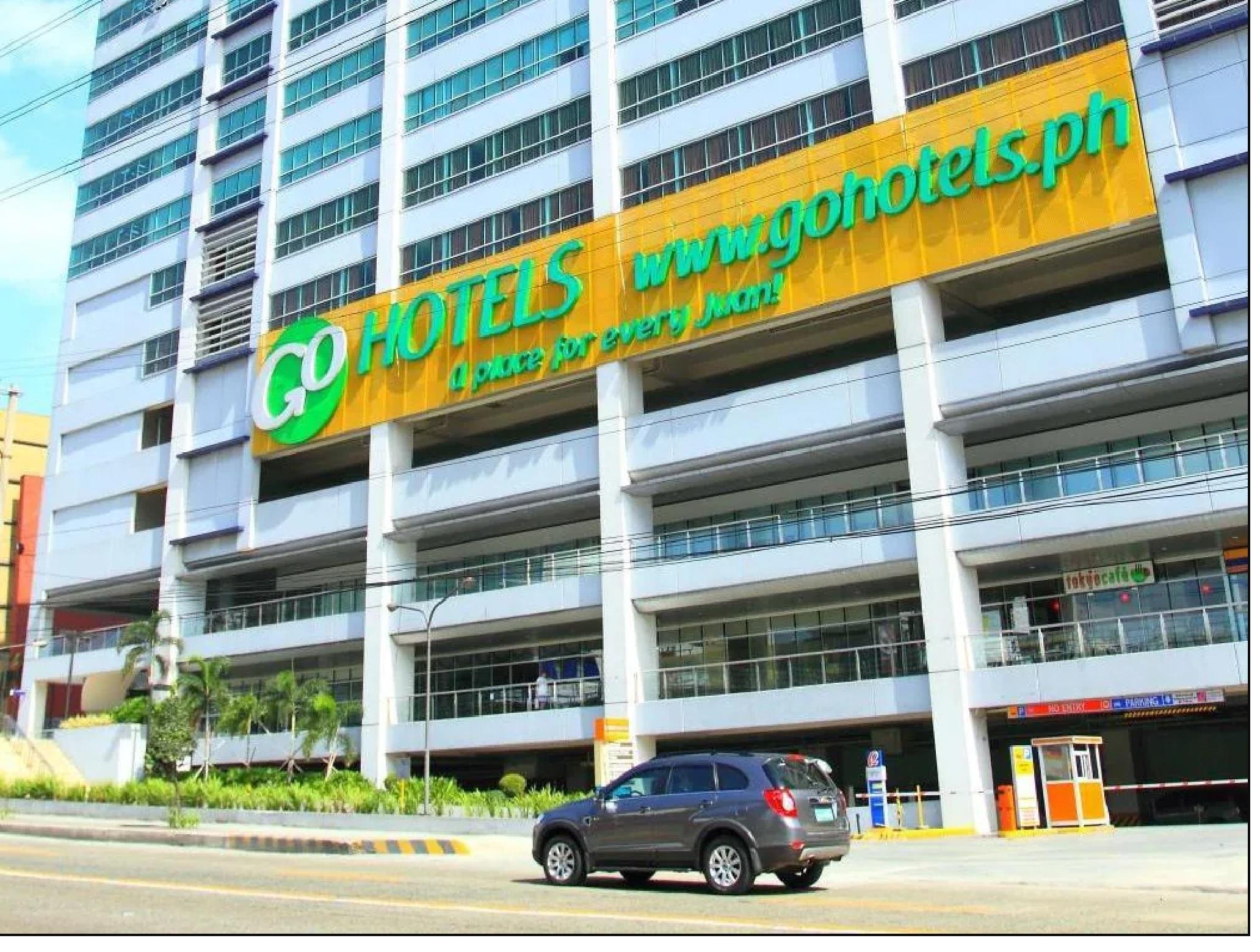 曼达卢永出发酒店 外观 照片