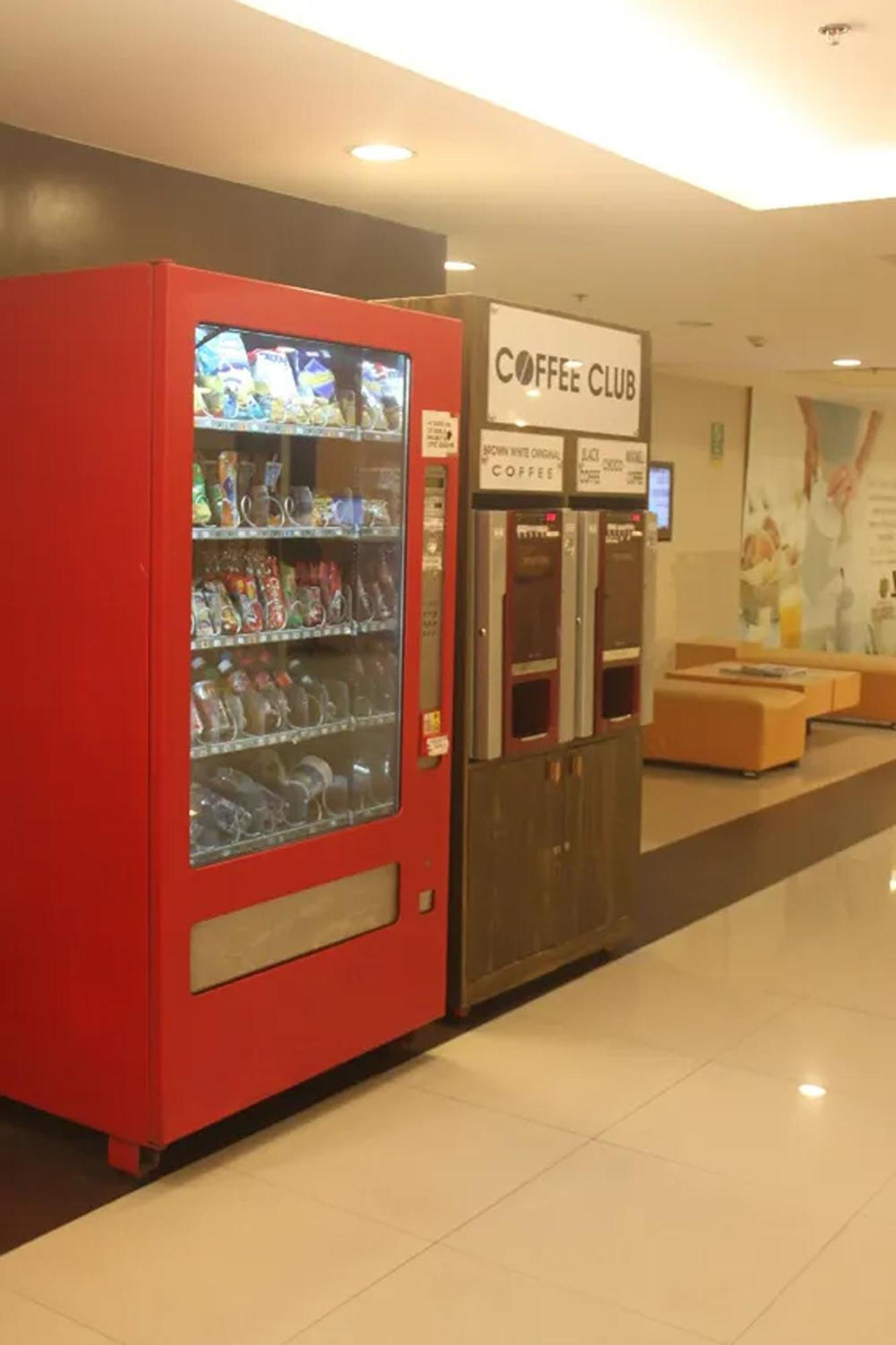 曼达卢永出发酒店 外观 照片
