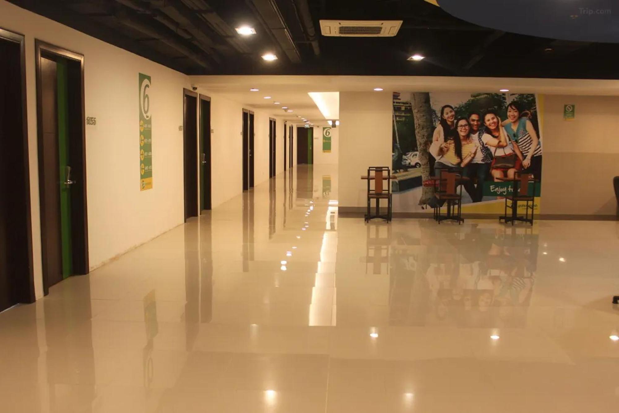 曼达卢永出发酒店 外观 照片