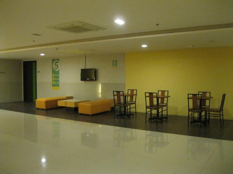 曼达卢永出发酒店 外观 照片